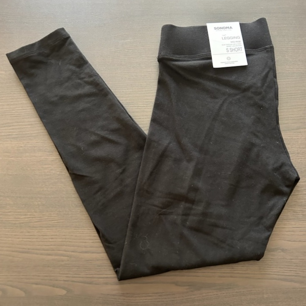 Sonoma Mid Rise Leggings New with Tags Black Womens Small Short